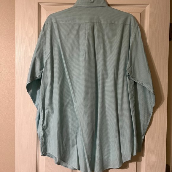 Men's Roundtree & Yorke Button Up Dress Shirt - Picture 2 of 4